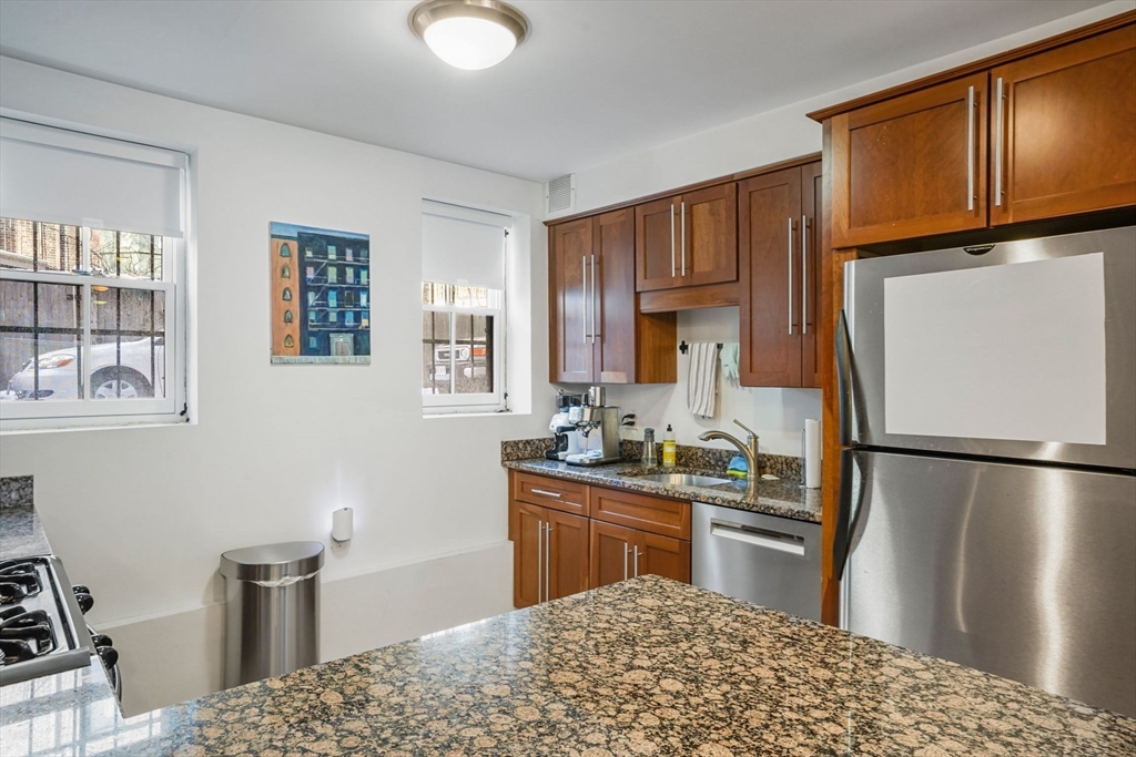 5 Dartmouth Pl, Boston, MA Photo #13