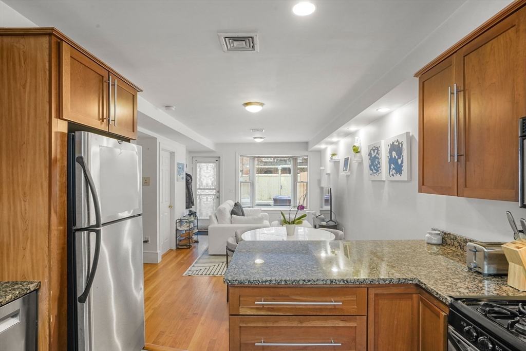 5 Dartmouth Pl, Boston, MA Photo #14