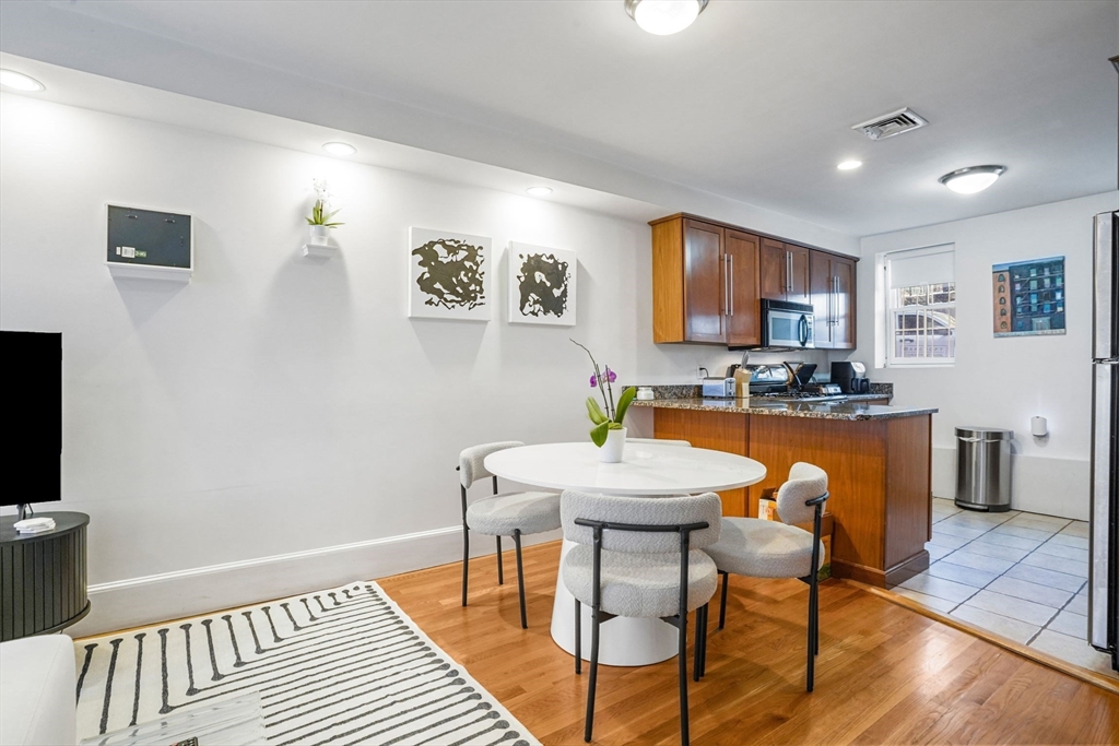 5 Dartmouth Pl, Boston, MA Photo #15