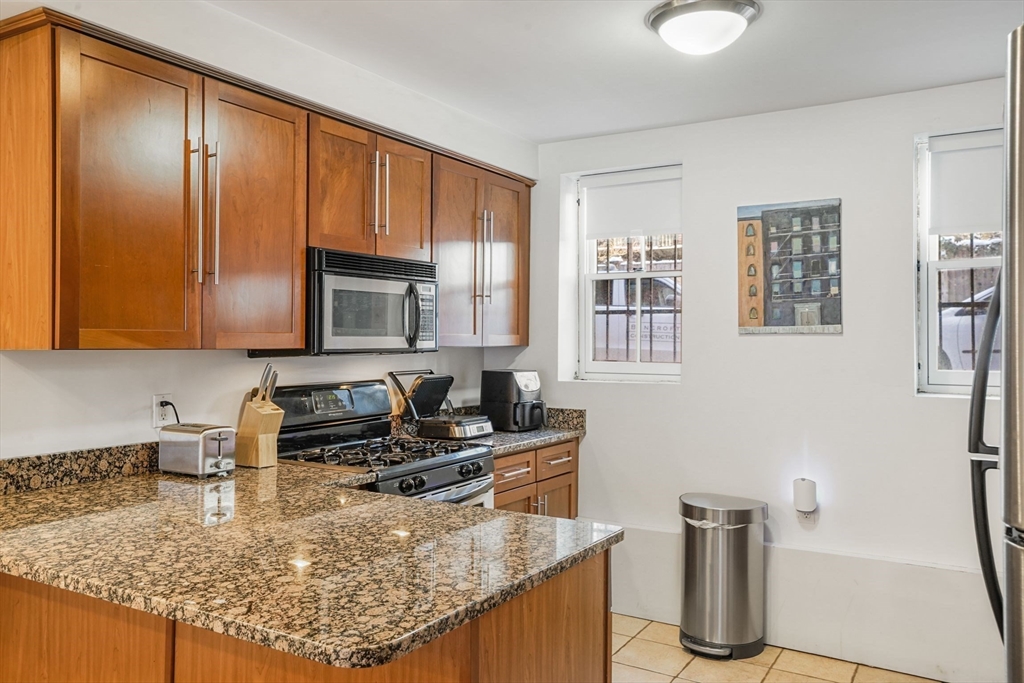 5 Dartmouth Pl, Boston, MA Photo #12