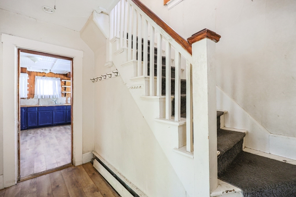 14 Leonard Ln