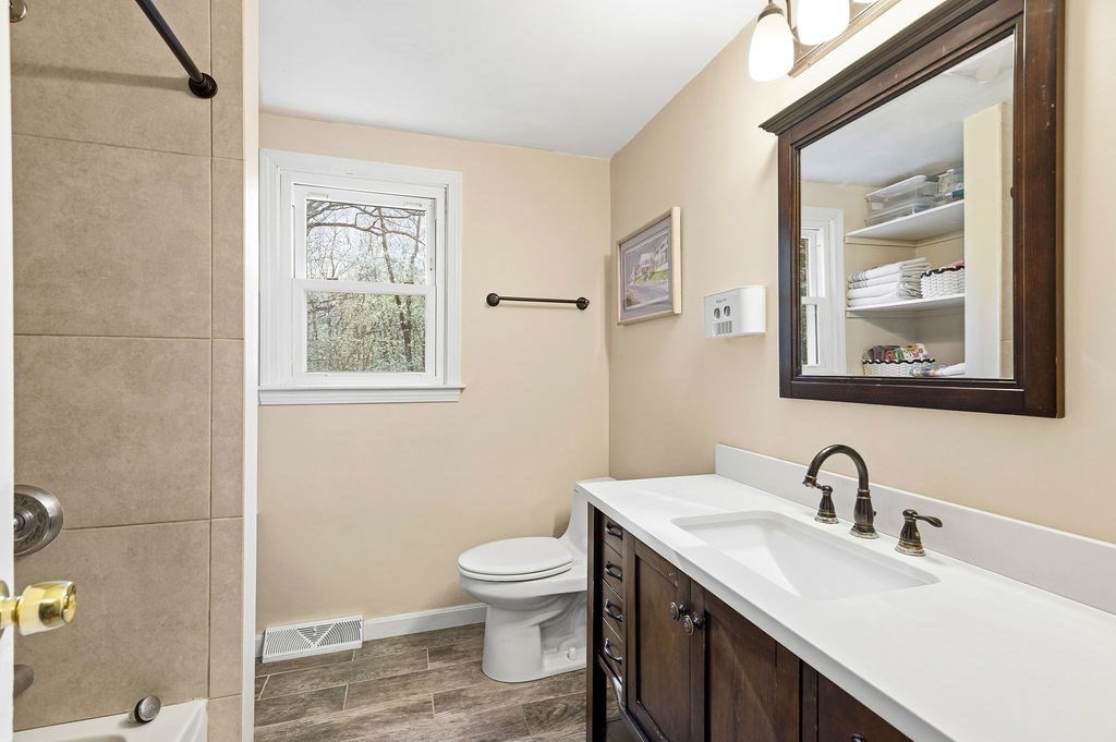 68 Alden St, Foxboro, MA Photo #26