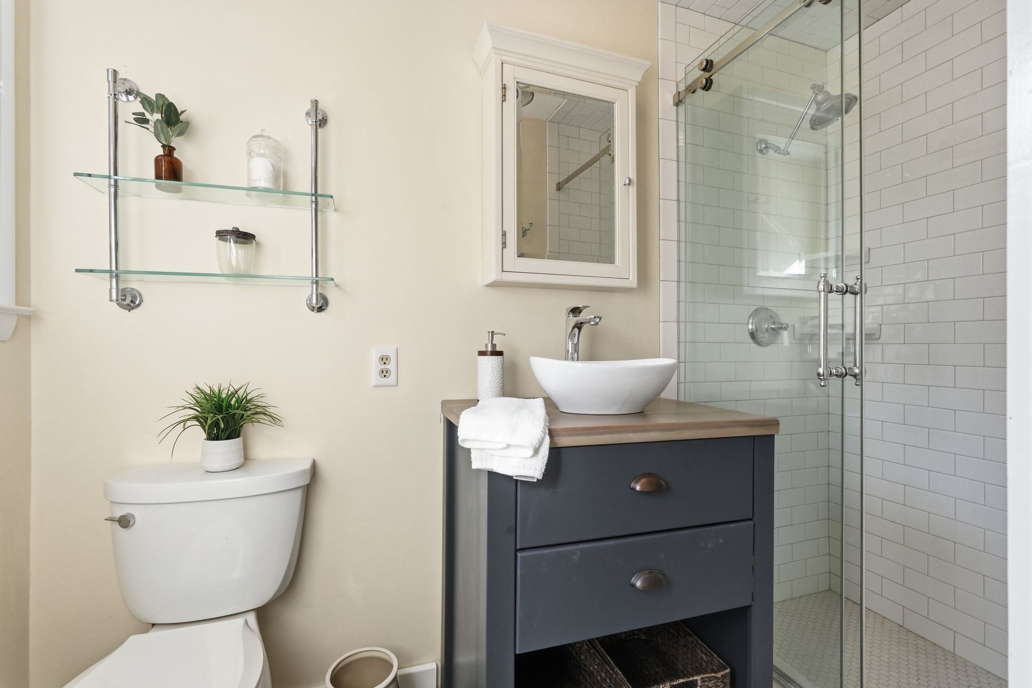 284 Housatonic St, Lenox, MA Photo #22