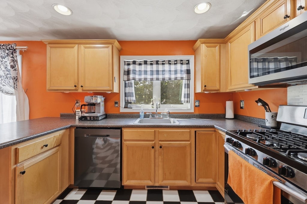 28 Groveland Commons Way #28, Groveland, MA, 28 Groveland Commons Way #28, Groveland, MA Photo #8