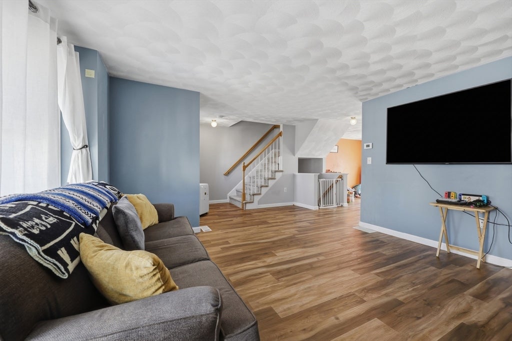 28 Groveland Commons Way 28