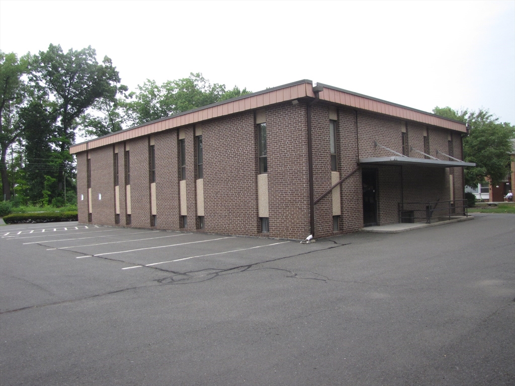 100 Main St