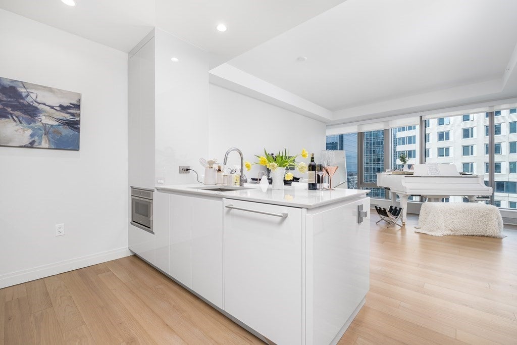 133 Seaport Blvd 1510
