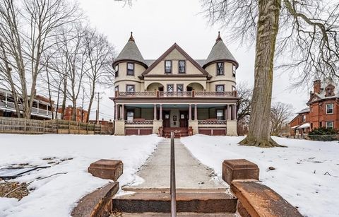 Photo of 1137 Dwight St #C, Holyoke, MA 01040 (MLS # 73469436)