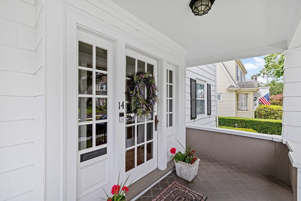 14 Maypole Rd