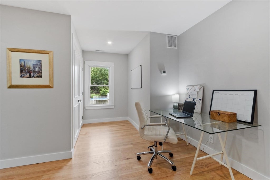 317 Middlesex St, North Andover, MA Photo #28