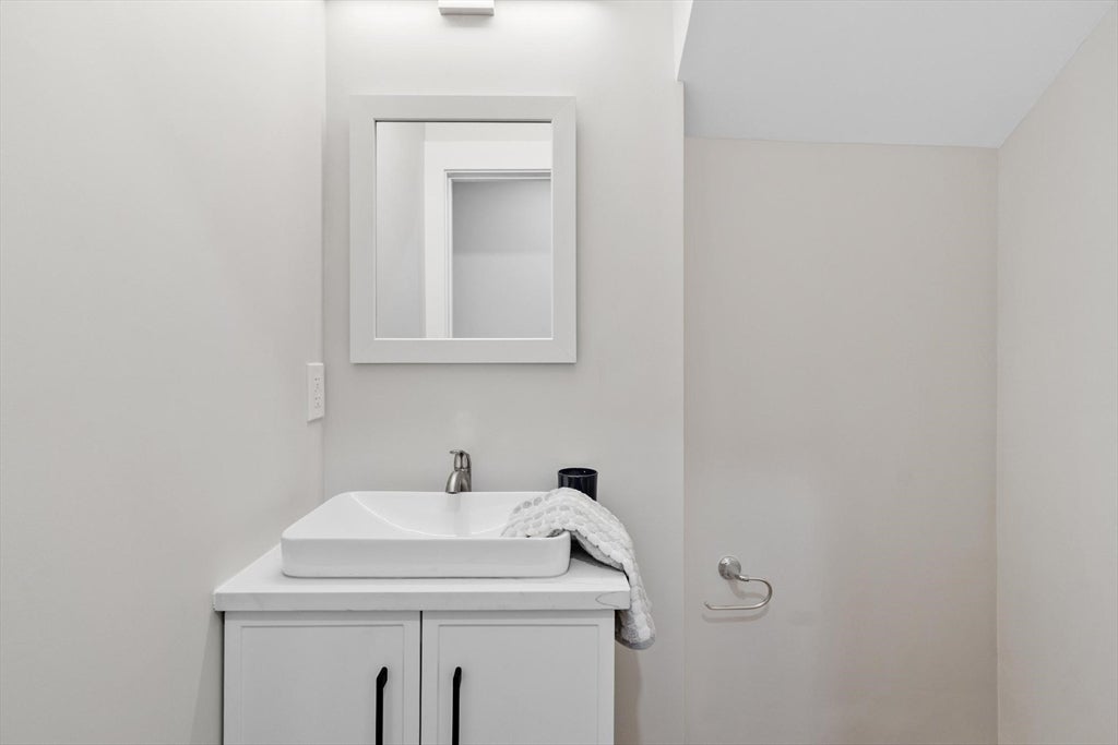 317 Middlesex St, North Andover, MA Photo #10