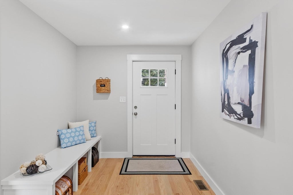 317 Middlesex St, North Andover, MA Photo #20