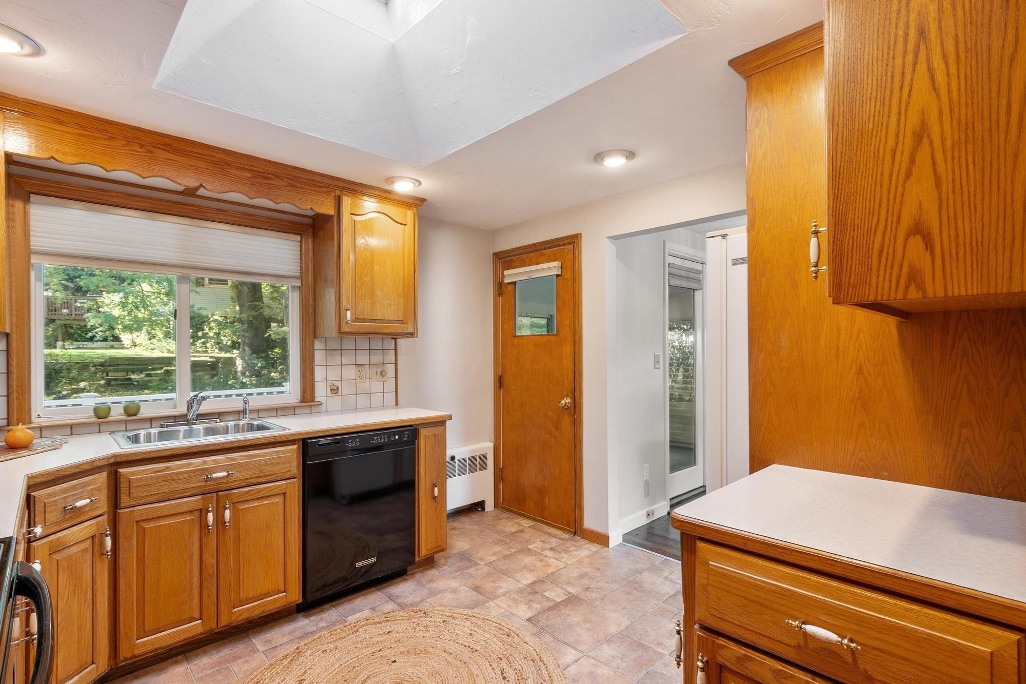 1 Standish Road, Lynnfield, MA, 1 Standish Road, Lynnfield, MA Photo #5