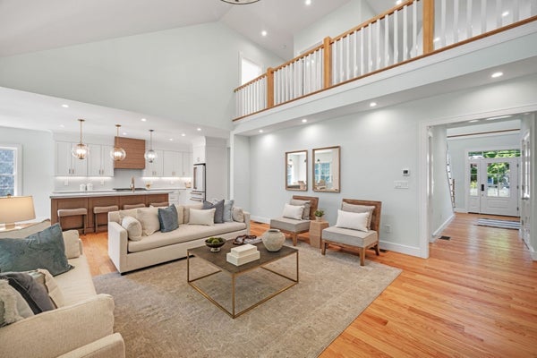 296 CASTLE RD, NAHANT, MA 01908 - Image 4b5be5e38e2d82ee30c3dc86e4793b82/36567756