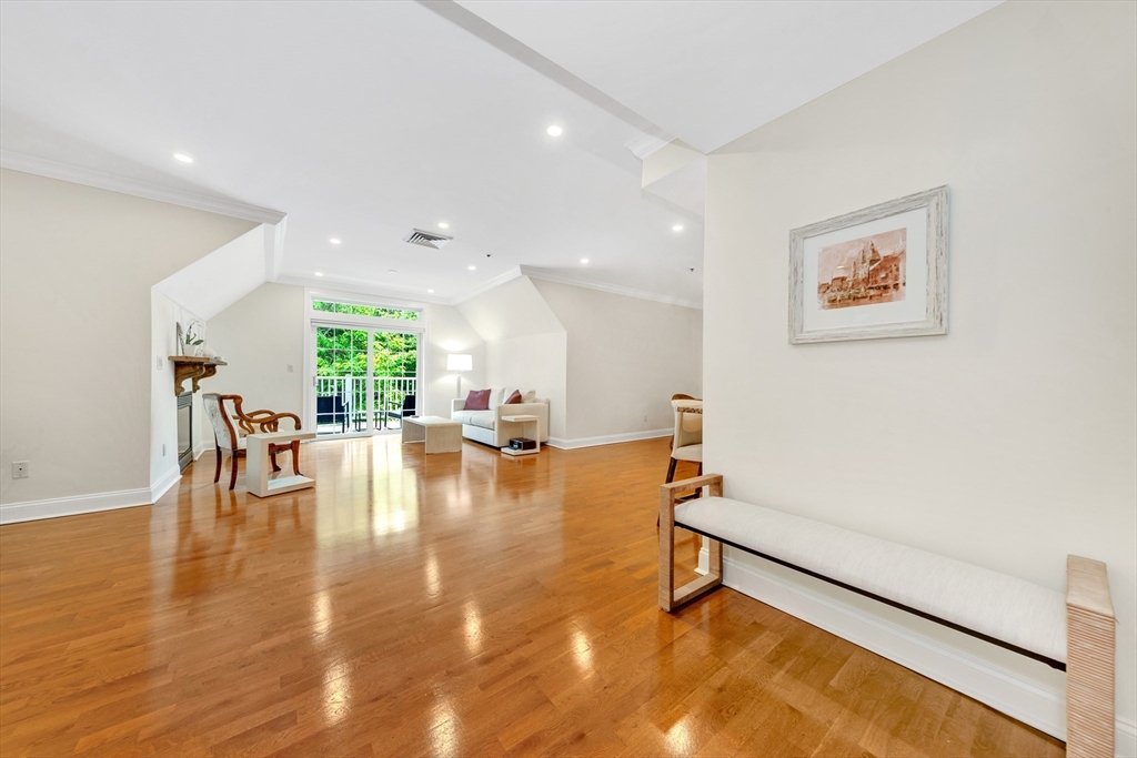 95 Conant St 404