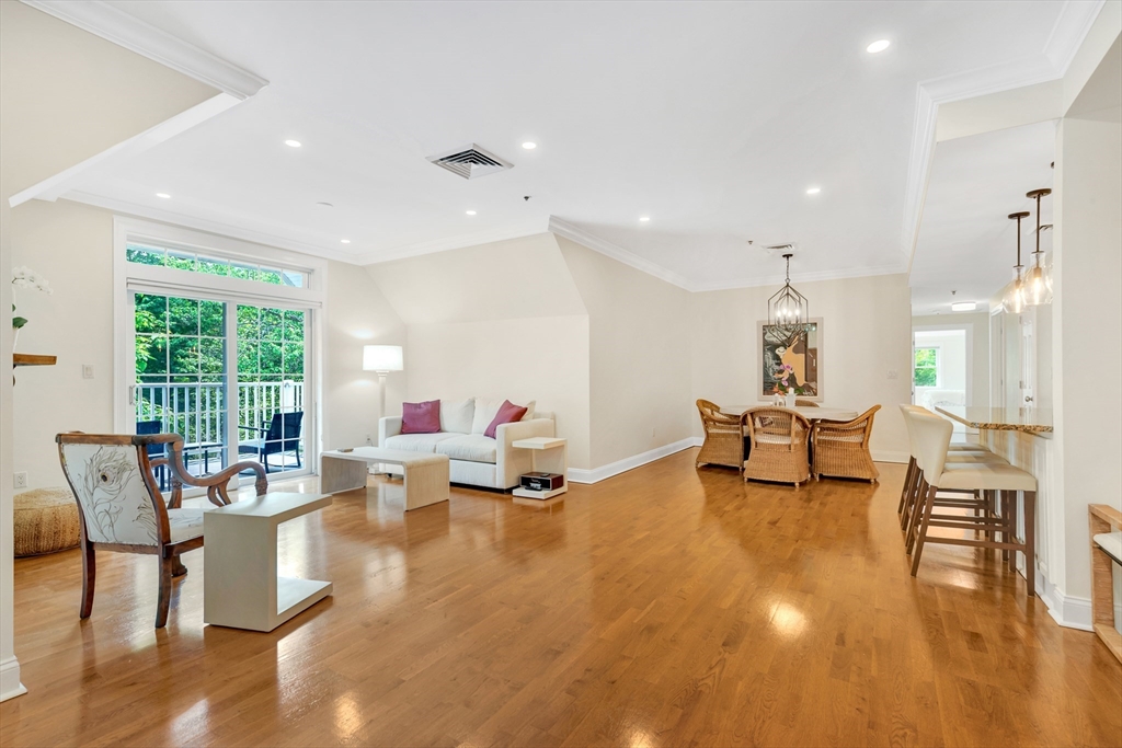 95 Conant St 404