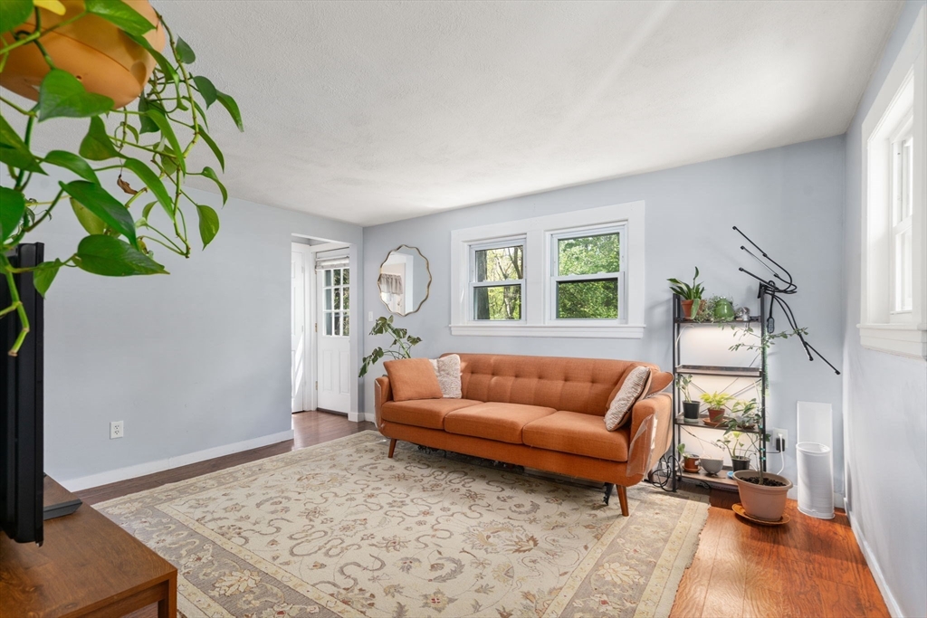 4 Maple Ave.