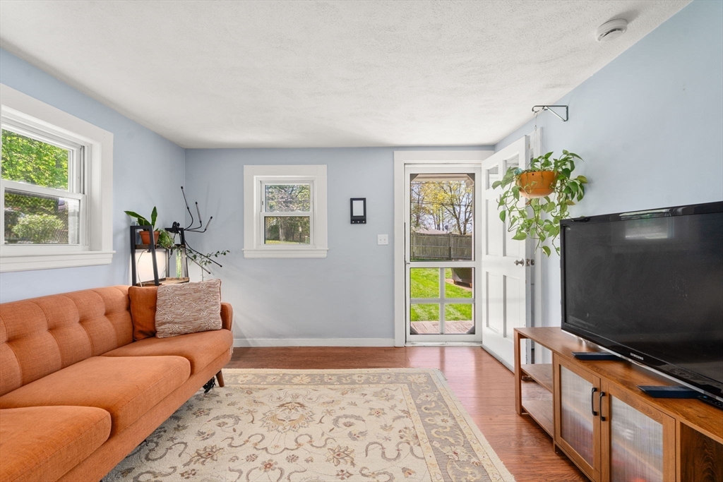 4 Maple Ave.