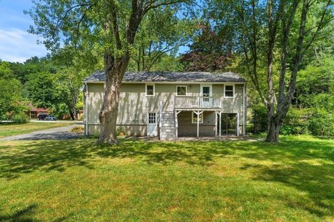 2 Mark Street Manchester MA 01944