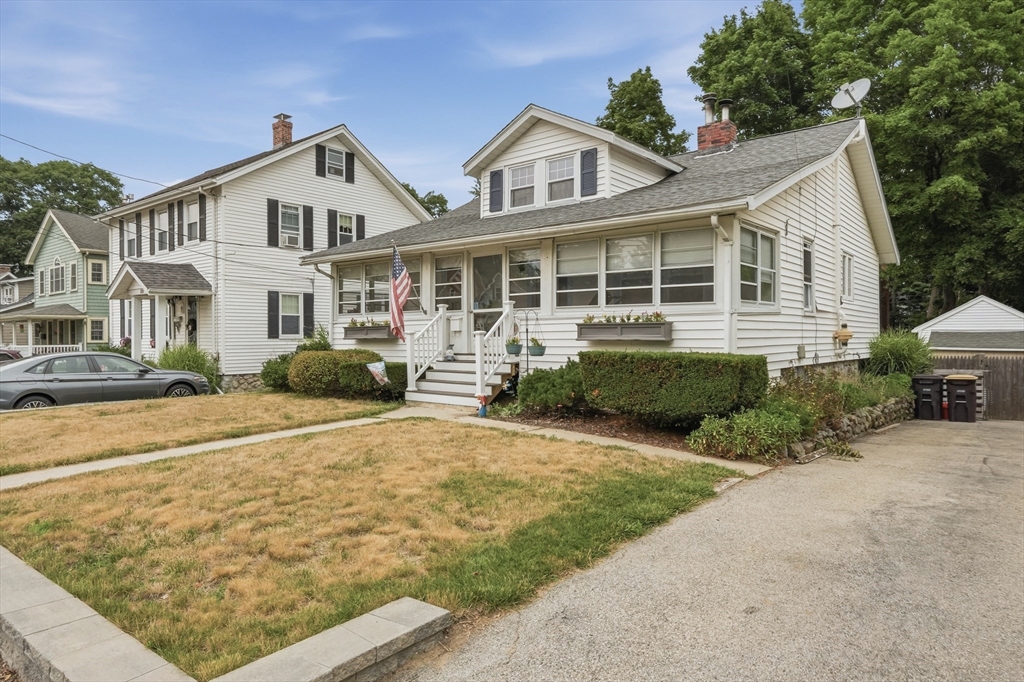 55 Lakewood Rd