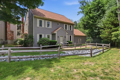 18 Copperwood Dr 18 Stoughton MA 02072