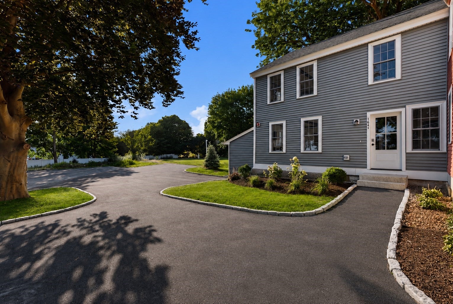 164 Main St