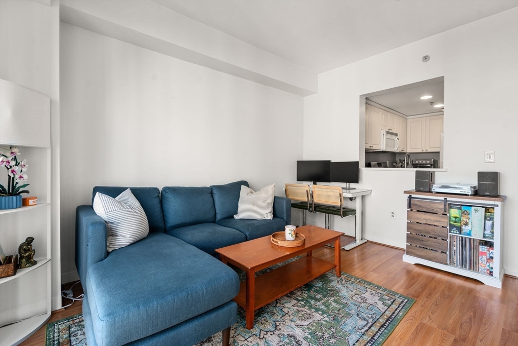 1 Nassau St 1102