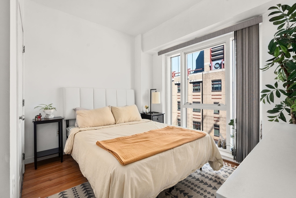 1 Nassau St 1102