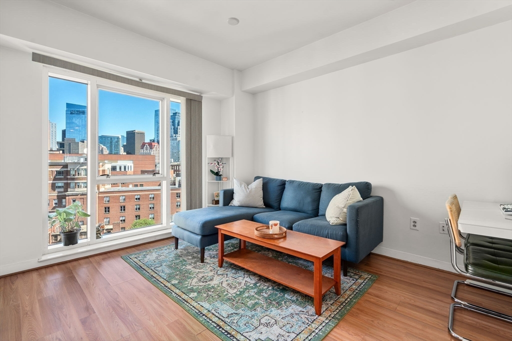 1 Nassau St 1102