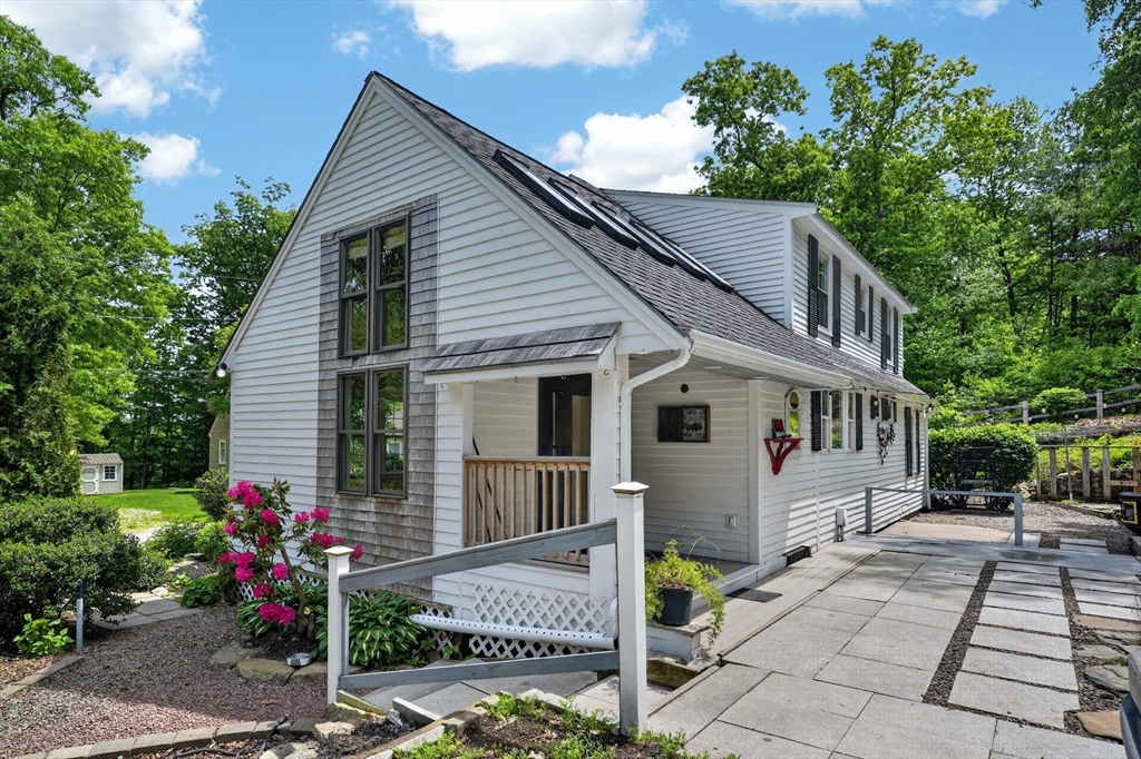 9 Ledgewood Dr
