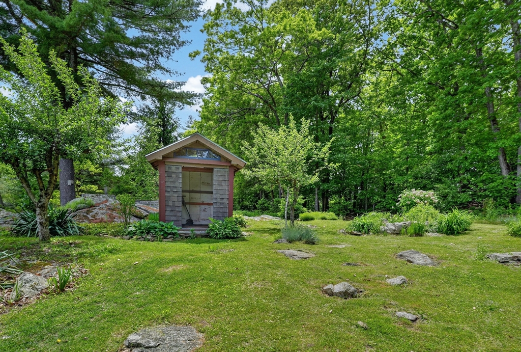 9 Ledgewood Dr