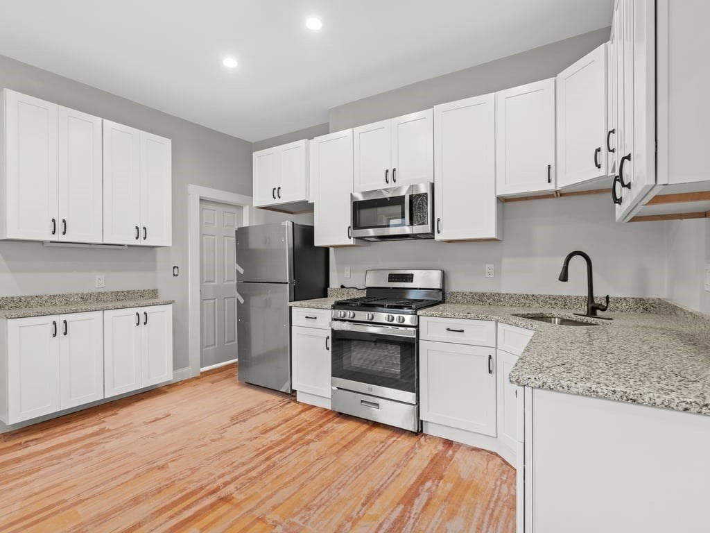805 E Fifth St #1, Boston, MA Photo #2