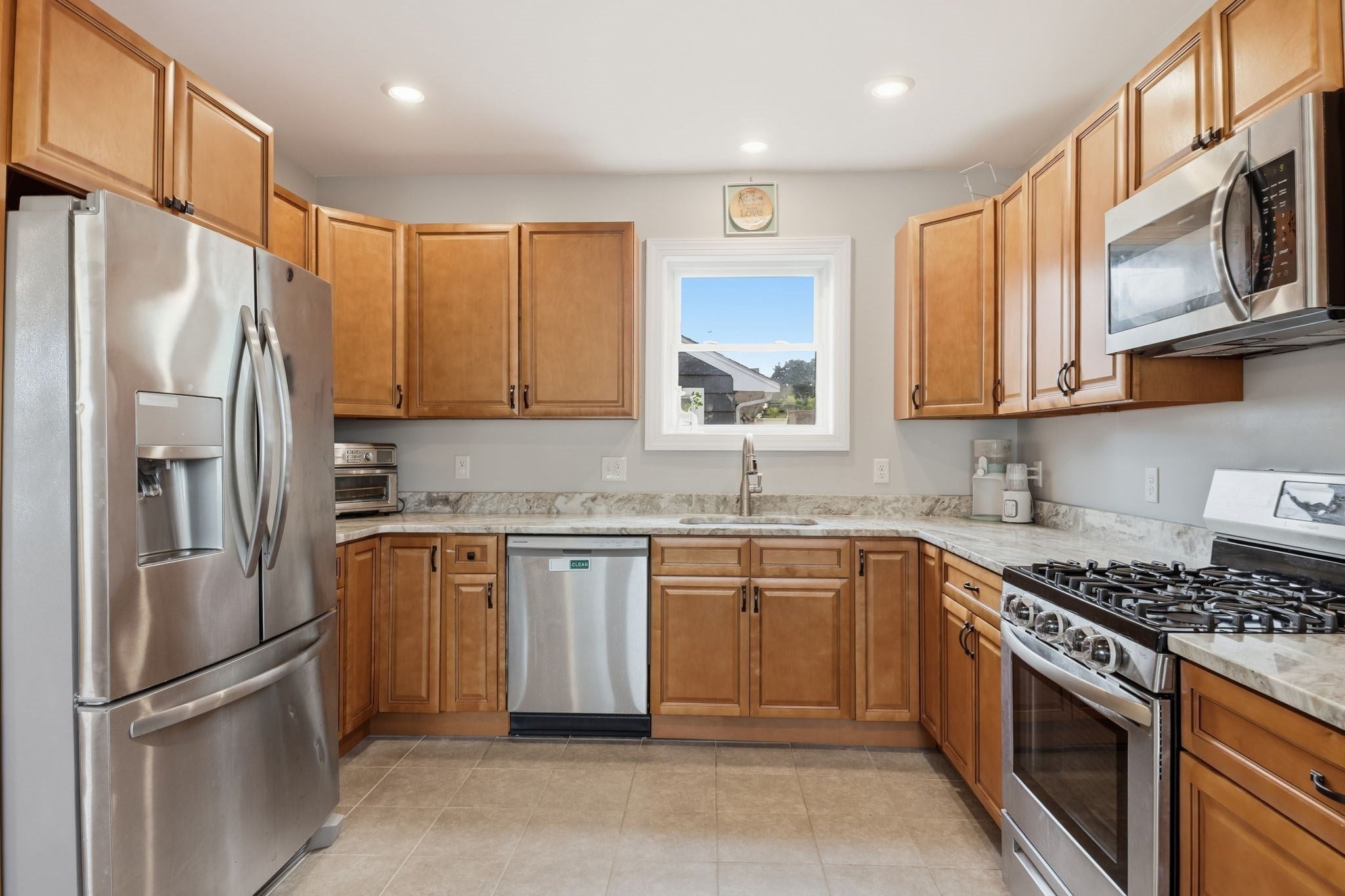 13 Cosgrove Street, Lowell, MA, 13 Cosgrove Street, Lowell, MA Photo #4