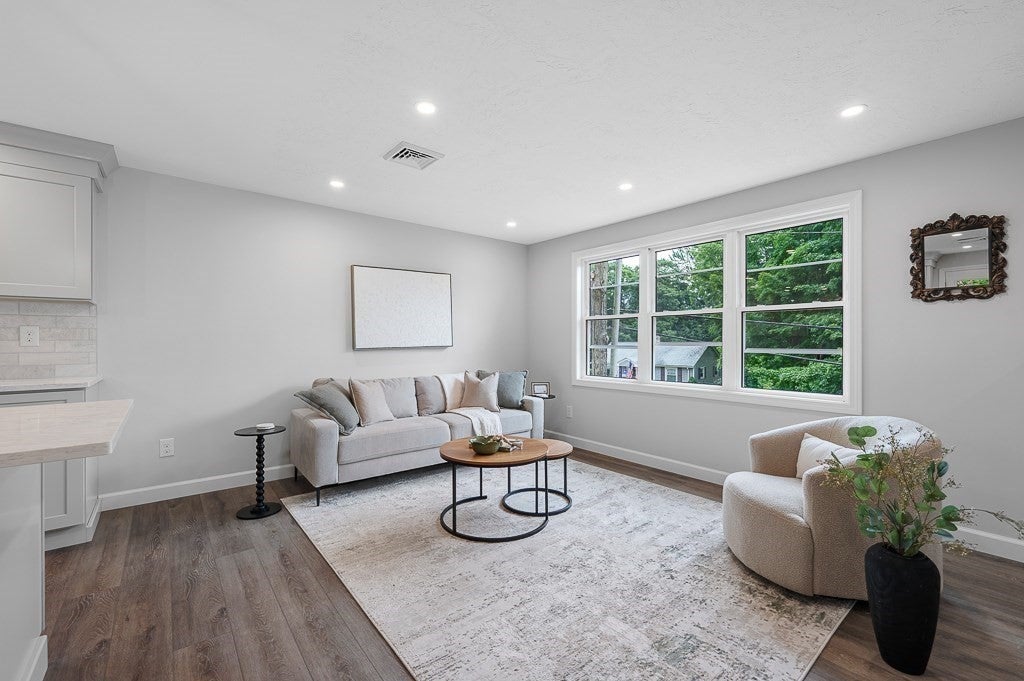 5 Forest Hill Dr