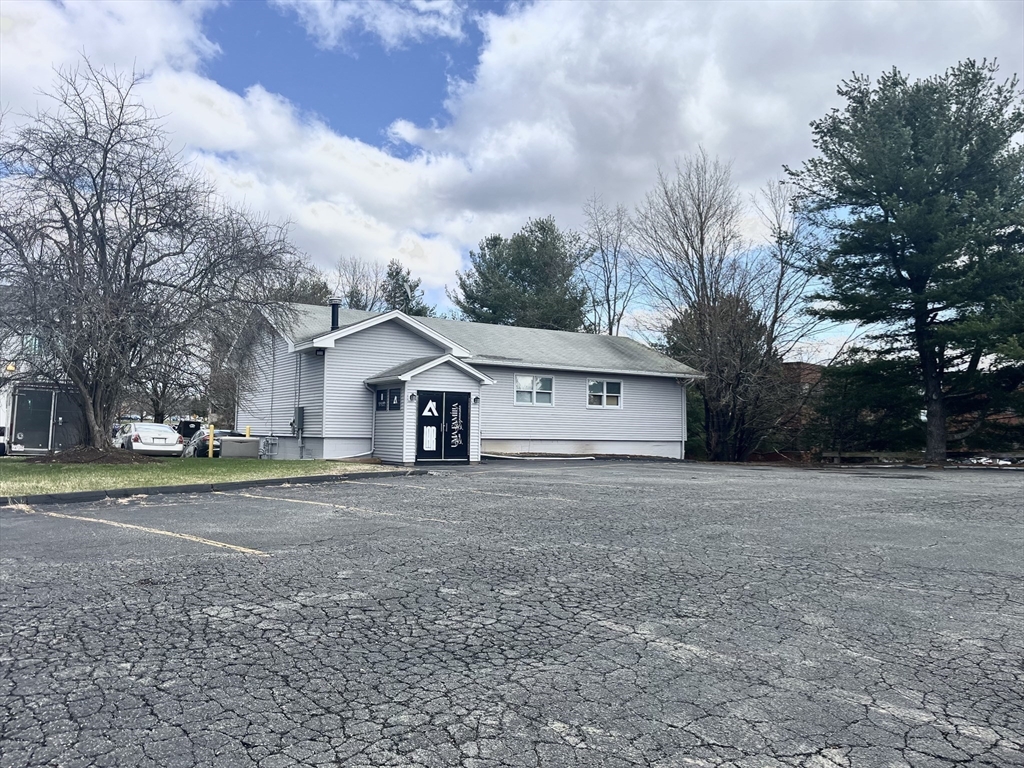 82 Northboro Rd E
