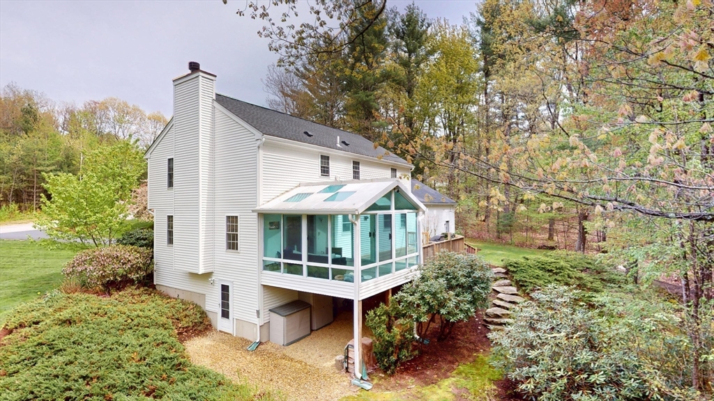 8 Lynnwood Dr