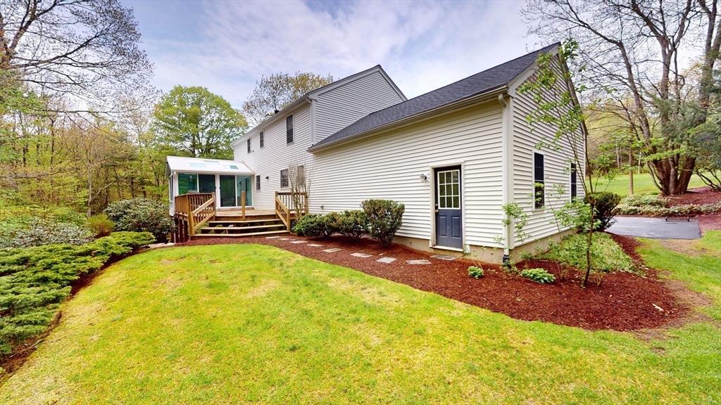 8 Lynnwood Dr, Rutland, MA Photo #6