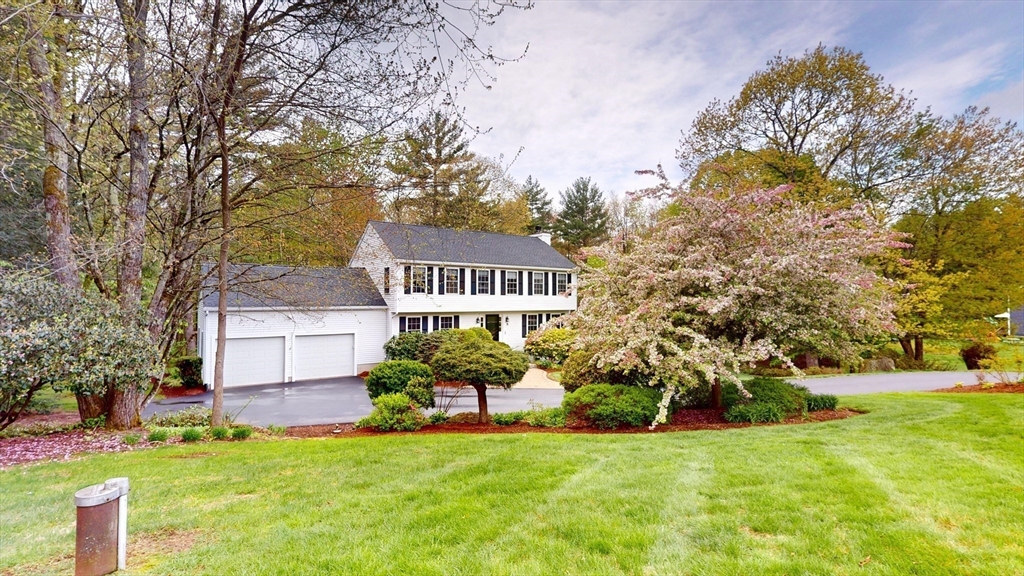 8 Lynnwood Dr