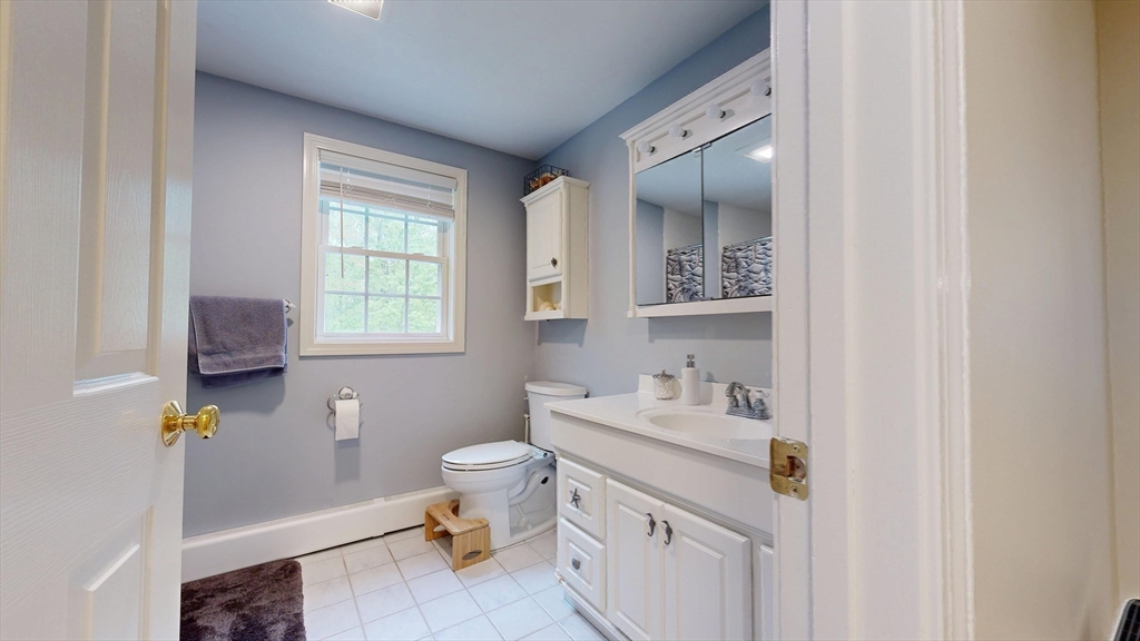 8 Lynnwood Dr, Rutland, MA Photo #30