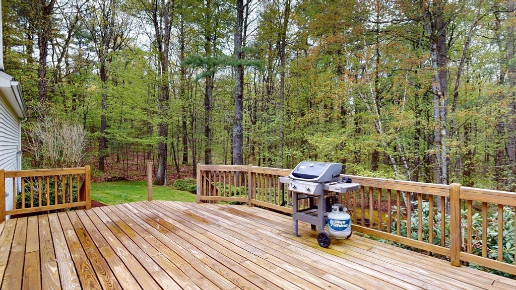 8 Lynnwood Dr, Rutland, MA Photo #8