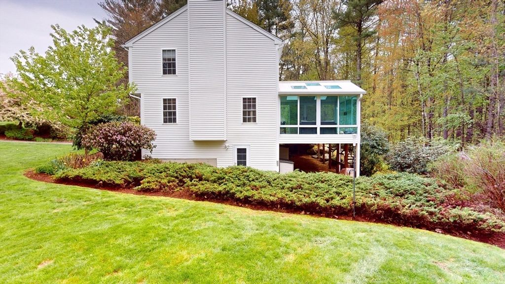 8 Lynnwood Dr