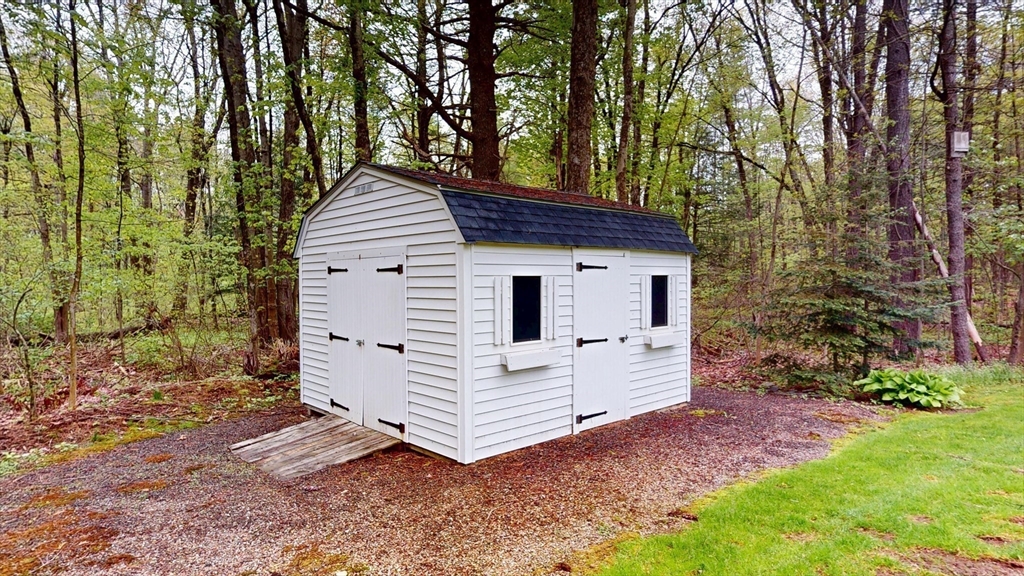 8 Lynnwood Dr, Rutland, MA Photo #9
