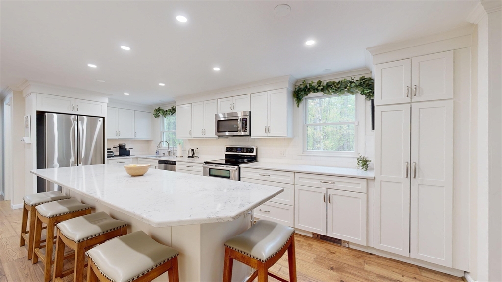 8 Lynnwood Dr, Rutland, MA Photo #14