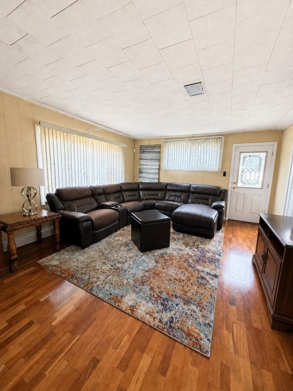 5 Louis Rd, Framingham, MA Photo #4
