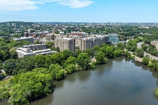 77 Pond Ave #307, Brookline, MA Photo #8