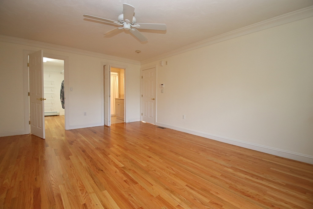 Middleton, Massachusetts 01949, United States, 3 Bedrooms Bedrooms, ,4 BathroomsBathrooms,Residential,Active,211805