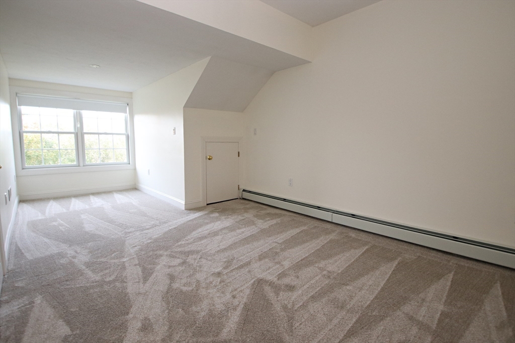 Middleton, Massachusetts 01949, United States, 3 Bedrooms Bedrooms, ,4 BathroomsBathrooms,Residential,Active,211805