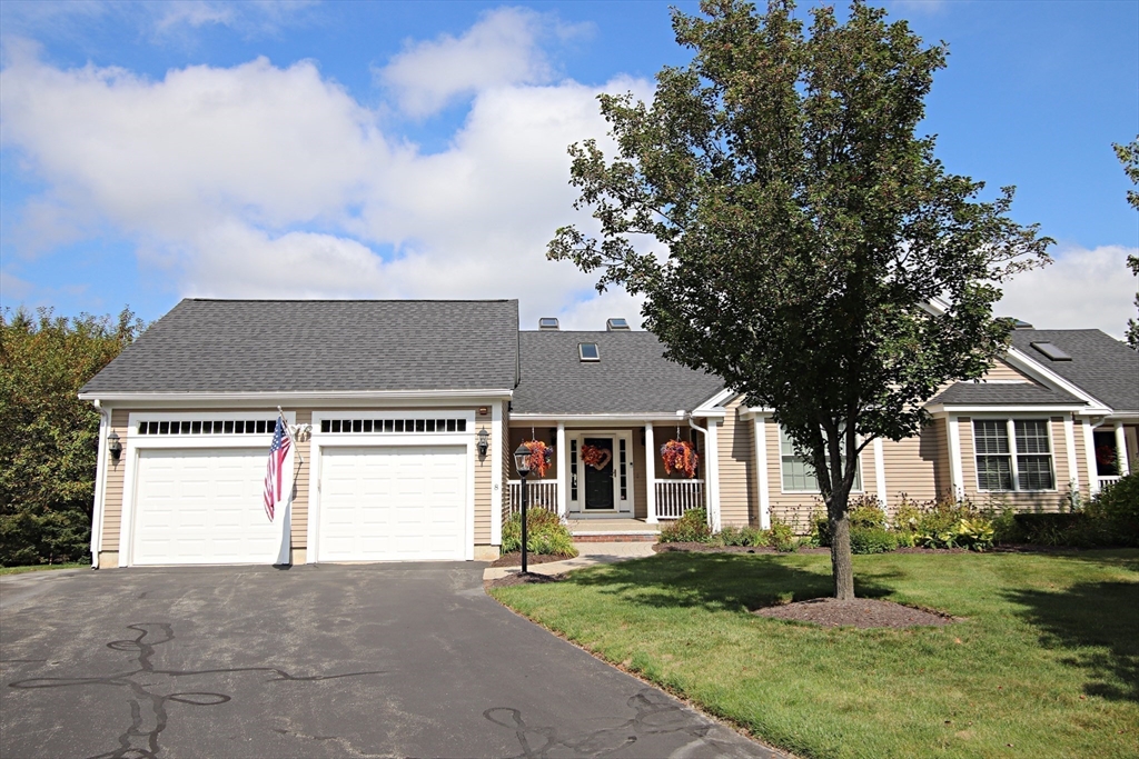 Middleton, Massachusetts 01949, United States, 3 Bedrooms Bedrooms, ,4 BathroomsBathrooms,Residential,Active,211805