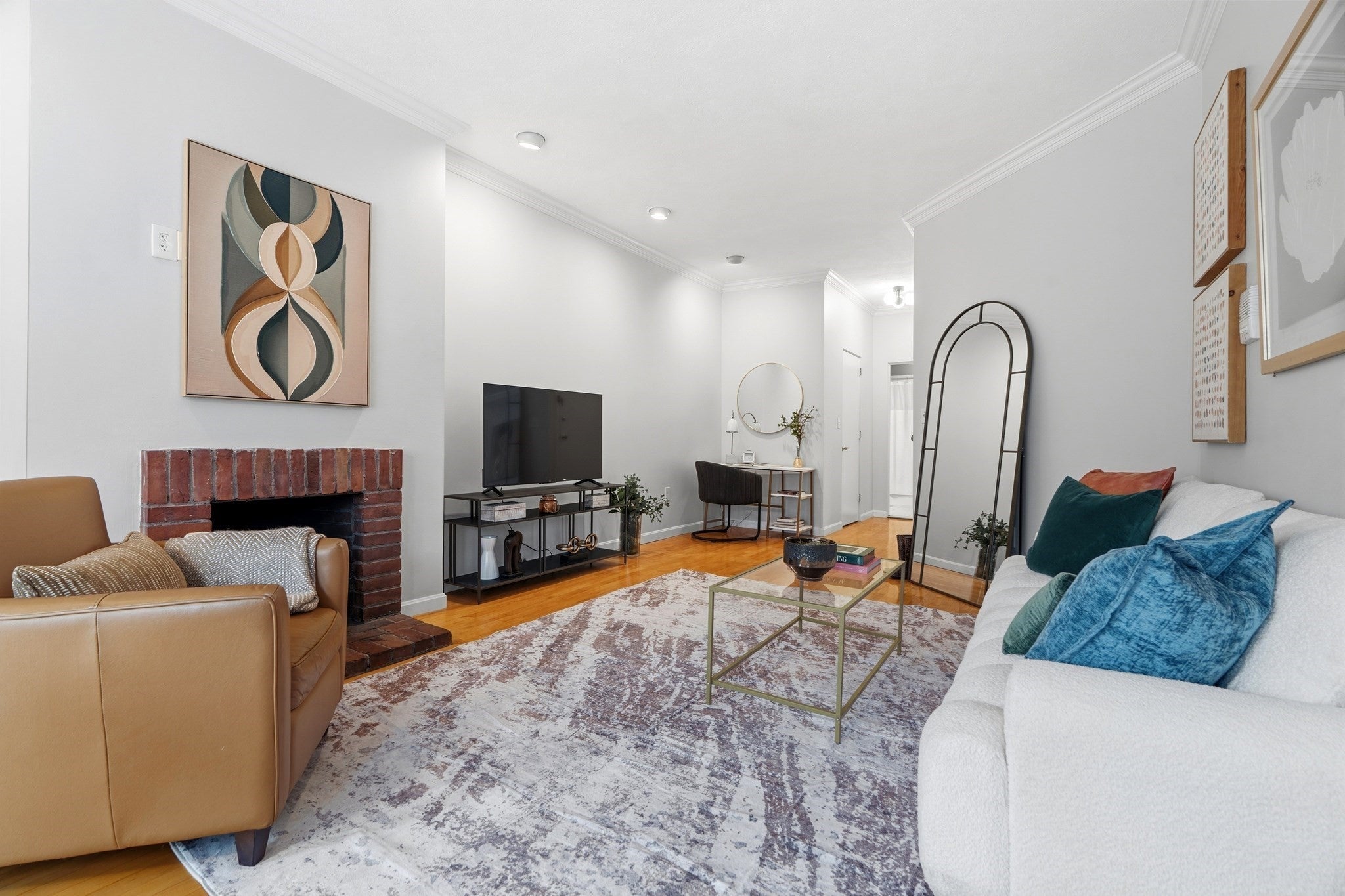249 W Newton St 7