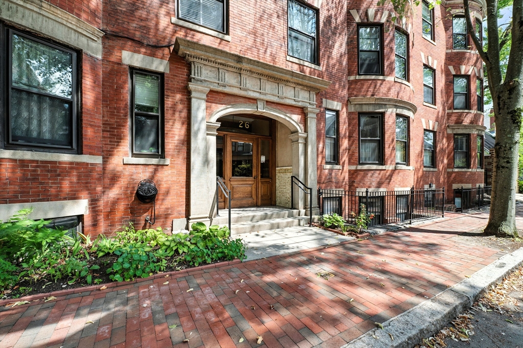 26 Hurlbut Street 3